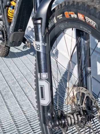Used Mondraker DUNE XR 2024 2024 Mountainbike, Black, 29, 27.5 — image 2 of 5