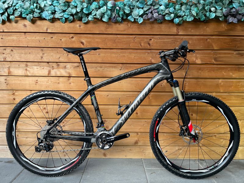 Tweedehands Specialized Stumpjumper Carbon/Shimano XT/Rock Shox/Gr. L/26 Zoll Specialized Stumpjumper Carbon/Shimano XT/Rock Shox/Gr. L/26 Zoll 2015 MTB