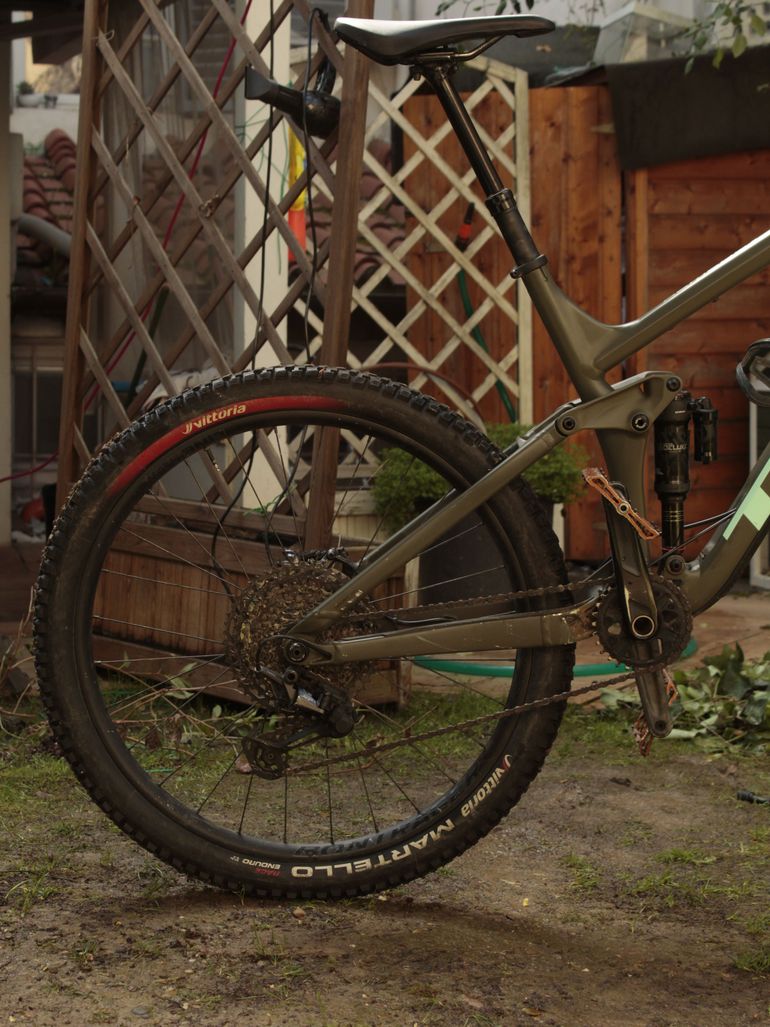 Used Trek Remedy 8 2022 2022 Mountainbike, Green, 27.5 — image 16 of 18