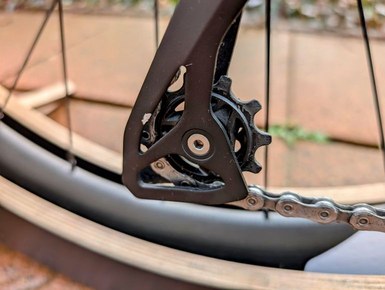 Used Standert Triebwerk Shimano 105 Di2 2023 Road & Gravel, White — image 16 of 20