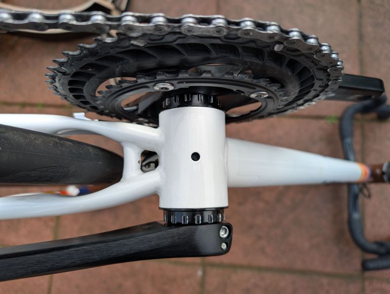 Used Standert Triebwerk Shimano 105 Di2 2023 Road & Gravel, White — image 7 of 20