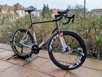 Used Standert Triebwerk Shimano 105 Di2 2023 Road & Gravel, White — image 2 of 20