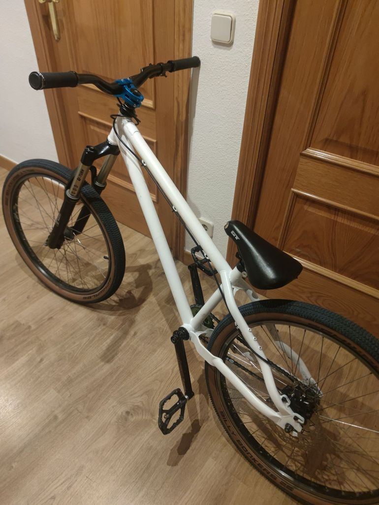 Used Specialized DIRT BIKE 24 2014 Mountainbike — image 6 of 14