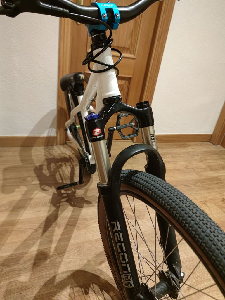 Used Specialized DIRT BIKE 24 2014 Mountainbike — image 12 of 14