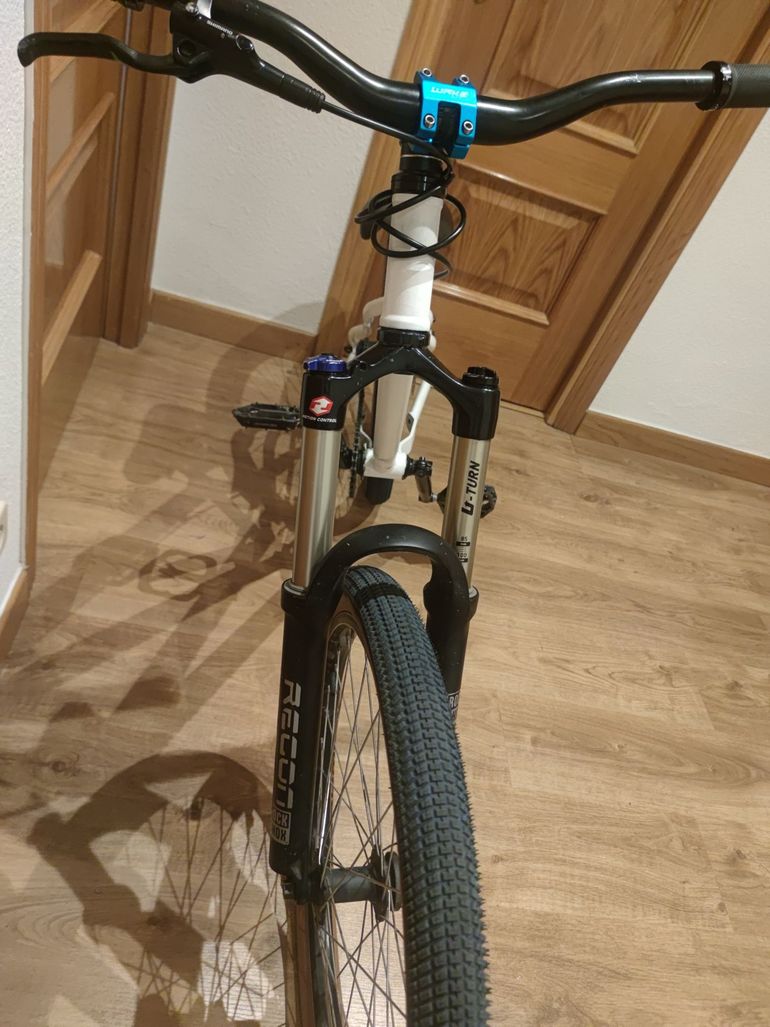Used Specialized DIRT BIKE 24 2014 Mountainbike — image 1 of 14