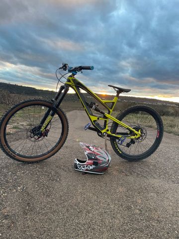 Gebrauchtes YT Industries YT Capra CF Pro 2018 Mountainbike, Schwarz — Bild 2 von 4