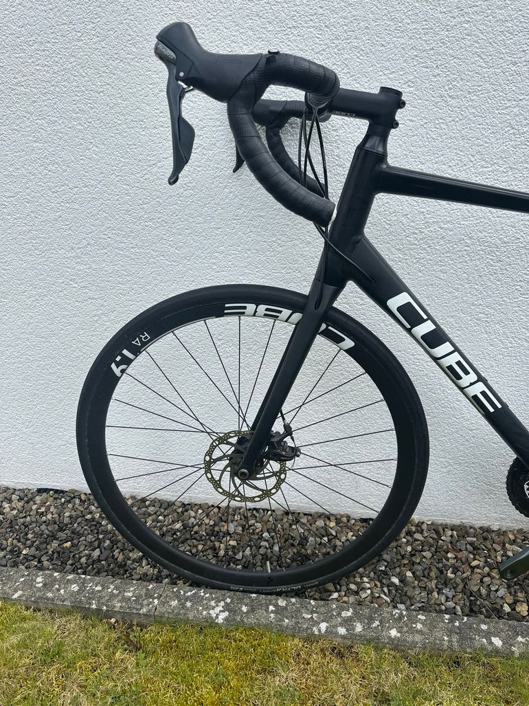 Gebrauchtes CUBE ATTAIN RACE 2021 2021 Road & Gravel, Schwarz — Bild 2 von 11