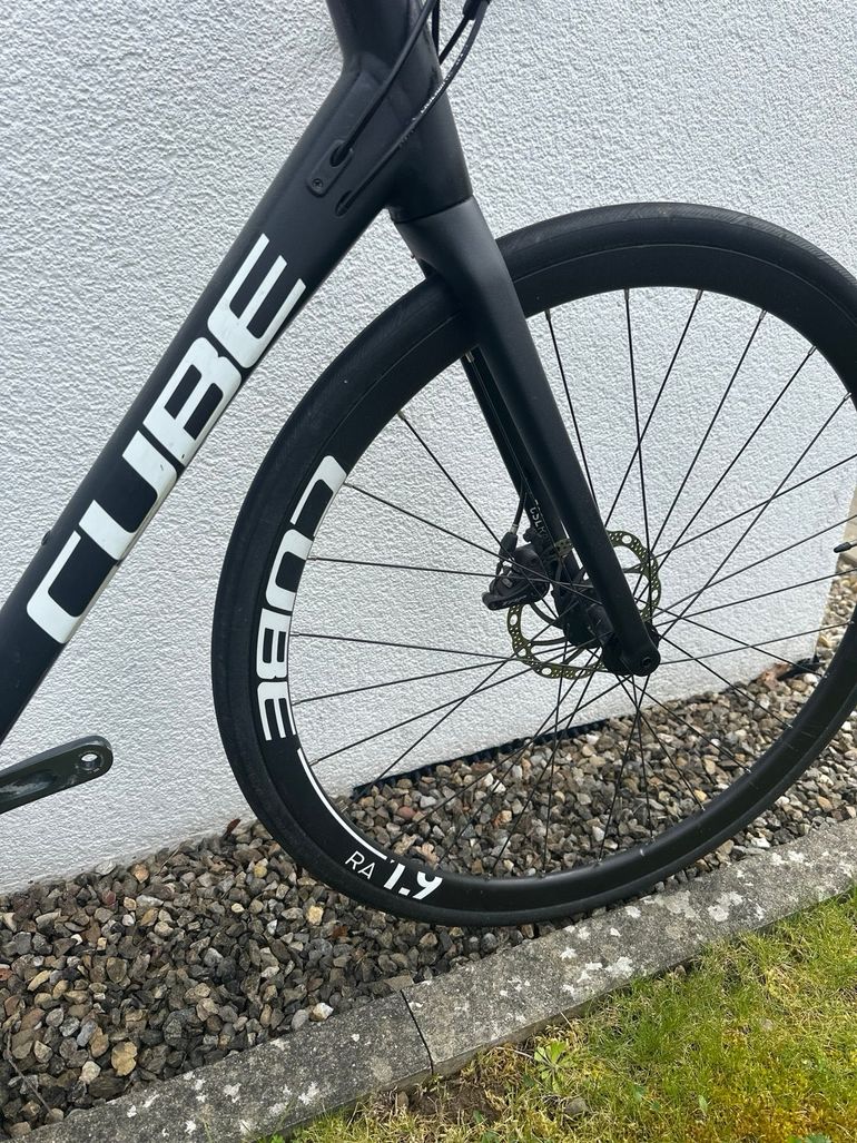 Gebrauchtes CUBE ATTAIN RACE 2021 2021 Road & Gravel, Schwarz — Bild 7 von 11