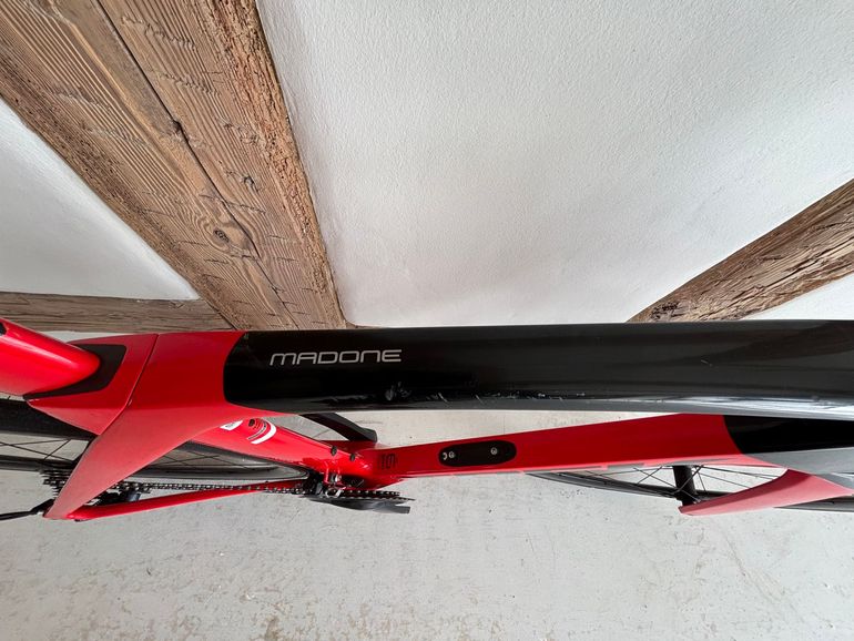 Used Trek Madone SL 6 Disc 2020 2020 Road & Gravel, Red — image 4 of 4