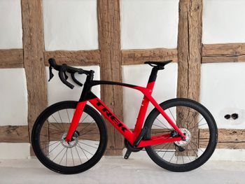 Used Trek Madone SL 6 Disc 2020 2020 Road & Gravel, Red — image 1 of 4