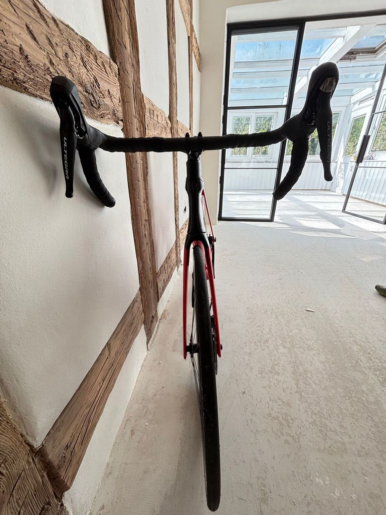 Used Trek Madone SL 6 Disc 2020 2020 Road & Gravel, Red — image 2 of 4