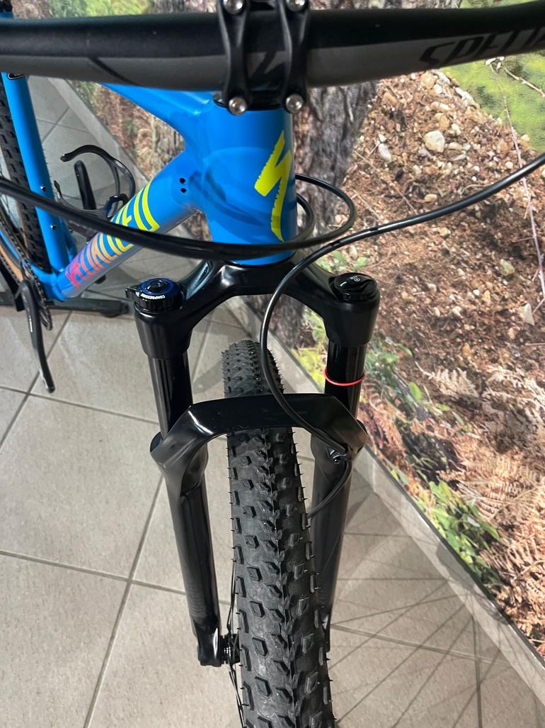 Used Specialized Chisel Comp 2020 2020 Mountainbike, Green, 29 — image 8 of 10