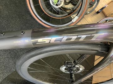 Gebrauchtes Scott Addict RC 10 2025 Road & Gravel, Schwarz — Bild 4 von 8
