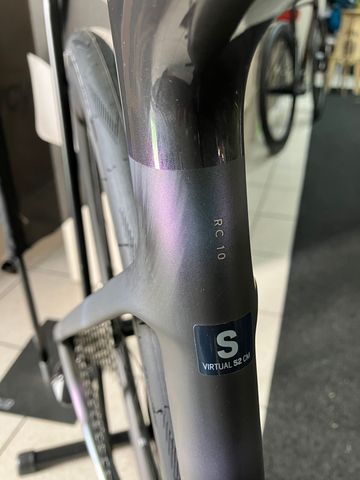 Gebrauchtes Scott Addict RC 10 2025 Road & Gravel, Schwarz — Bild 8 von 8