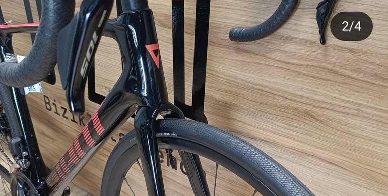 Tweedehands Giant Defy Advanced 1 2024 2024 Road & Gravel — afbeelding 2 van 3