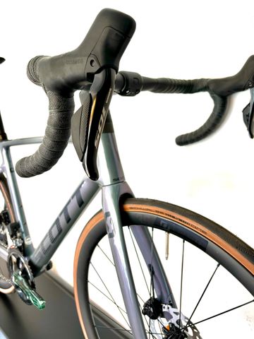 Używany Scott Addict RC 15 2024 Road & Gravel — zdjęcie 3 z 5