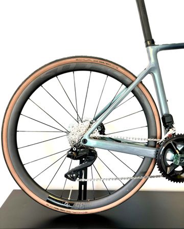 Używany Scott Addict RC 15 2024 Road & Gravel — zdjęcie 2 z 5