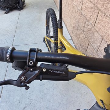 Used Specialized Stumpjumper Expert T-Type 2023 2023 Mountainbike, Orange, 29 — image 9 of 22