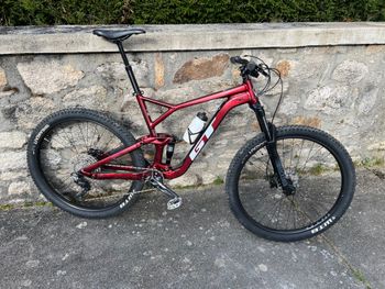 Used GT Sensor Sport 2022 2022 Mountainbike, Red, 29 — image 4 of 4