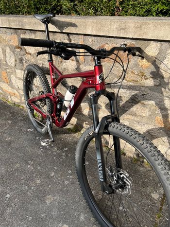 Used GT Sensor Sport 2022 2022 Mountainbike, Red, 29 — image 3 of 4