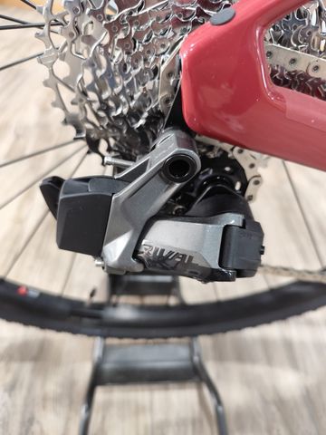 Used BMC Roadmachine X TWO 2024 2024 Road & Gravel, Red — image 3 of 10