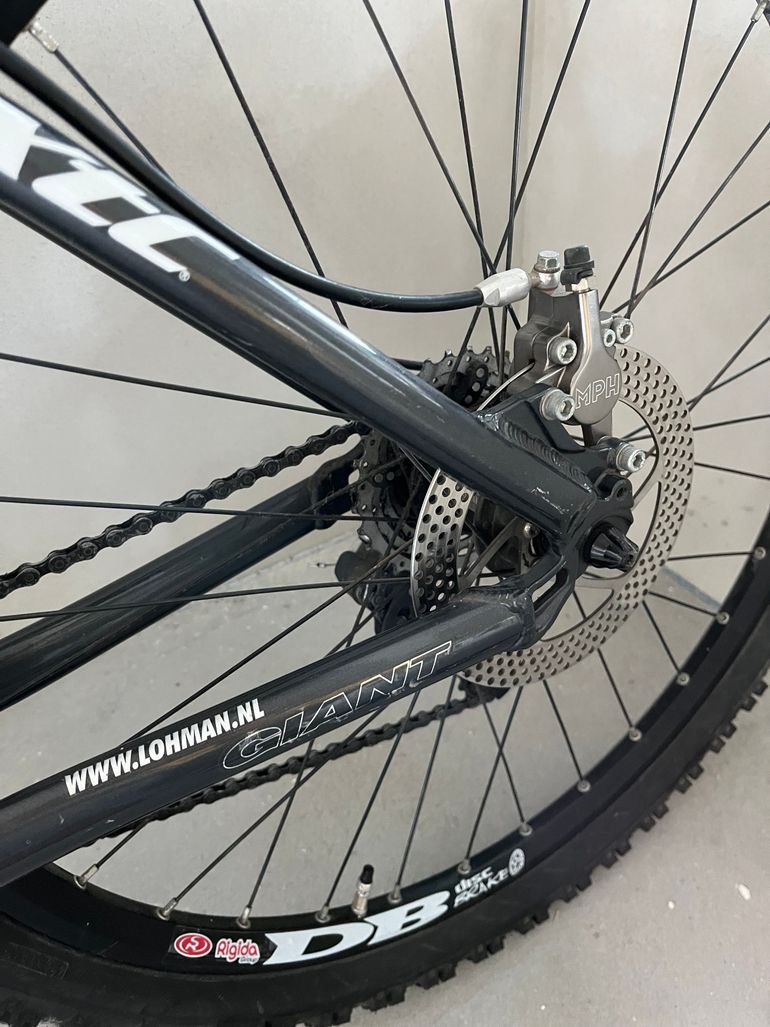 Giant 2004 2004 Mountainbike de segunda mano, Gris claro — imagen 8 de 10