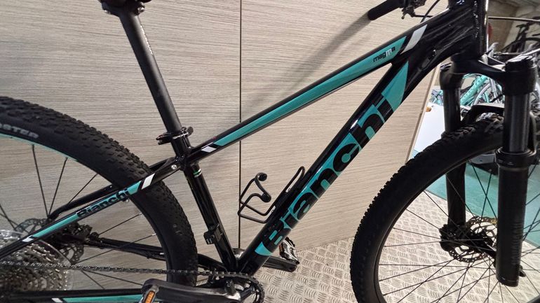 Used Bianchi Magma 2023 Mountainbike, Black — image 4 of 11