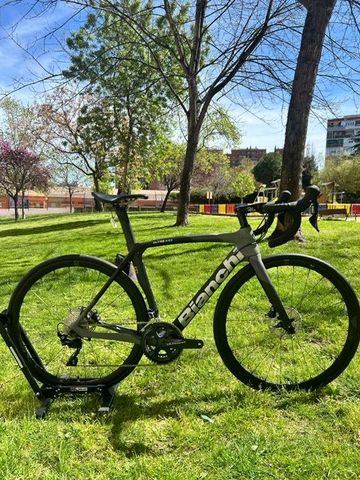 Used Bianchi Oltre Shimano 105 2022 Road & Gravel