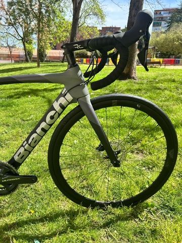 Gebrauchtes Bianchi Oltre Shimano 105 2022 Road & Gravel, Hellgrau — Bild 3 von 3