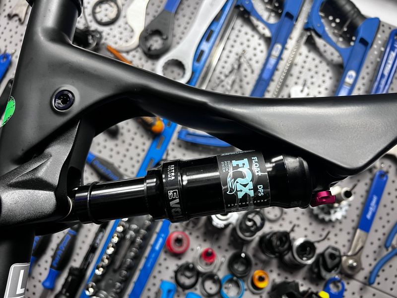 Orbea OIZ H30 2022 2022 Mountainbike usato, Nero — immagine 18 di 24