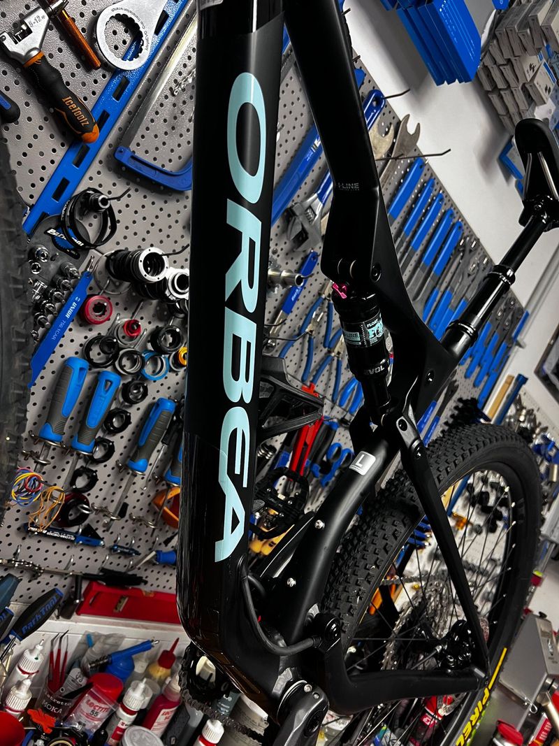 Orbea OIZ H30 2022 2022 Mountainbike usato, Nero — immagine 7 di 24