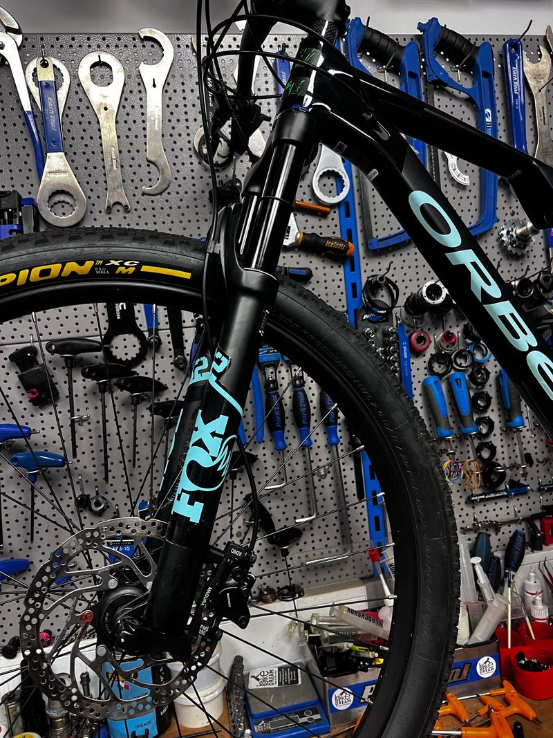 Orbea OIZ H30 2022 2022 Mountainbike usato, Nero — immagine 8 di 24