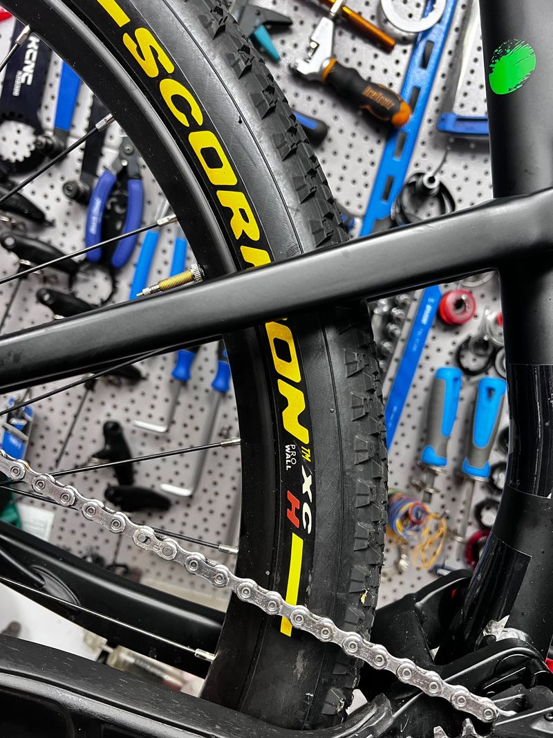 Orbea OIZ H30 2022 2022 Mountainbike usato, Nero — immagine 13 di 24