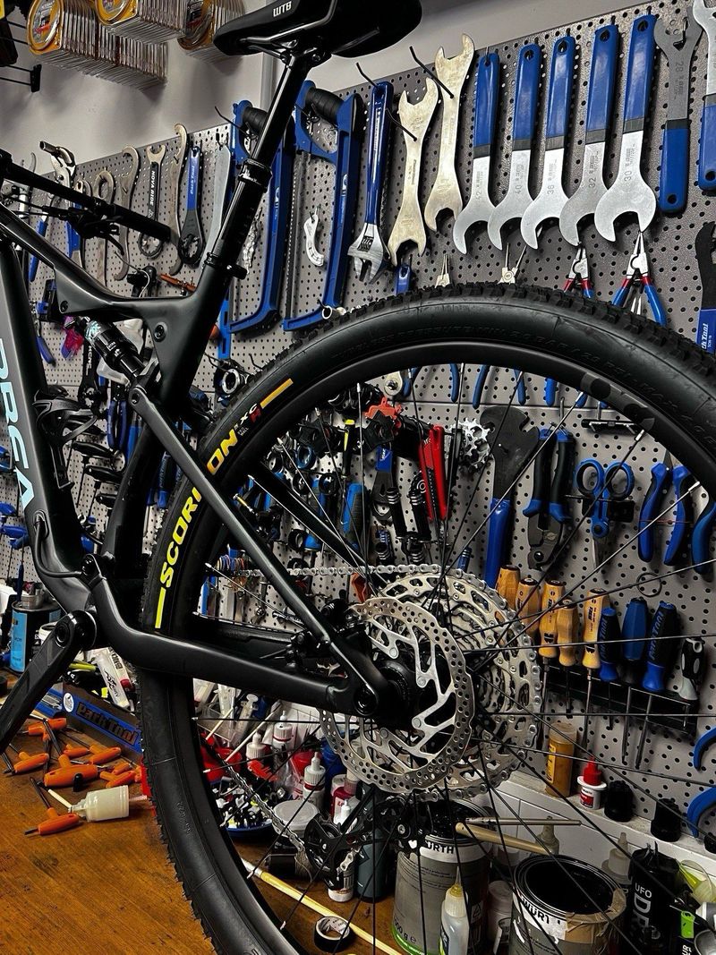 Orbea OIZ H30 2022 2022 Mountainbike usato, Nero — immagine 6 di 24