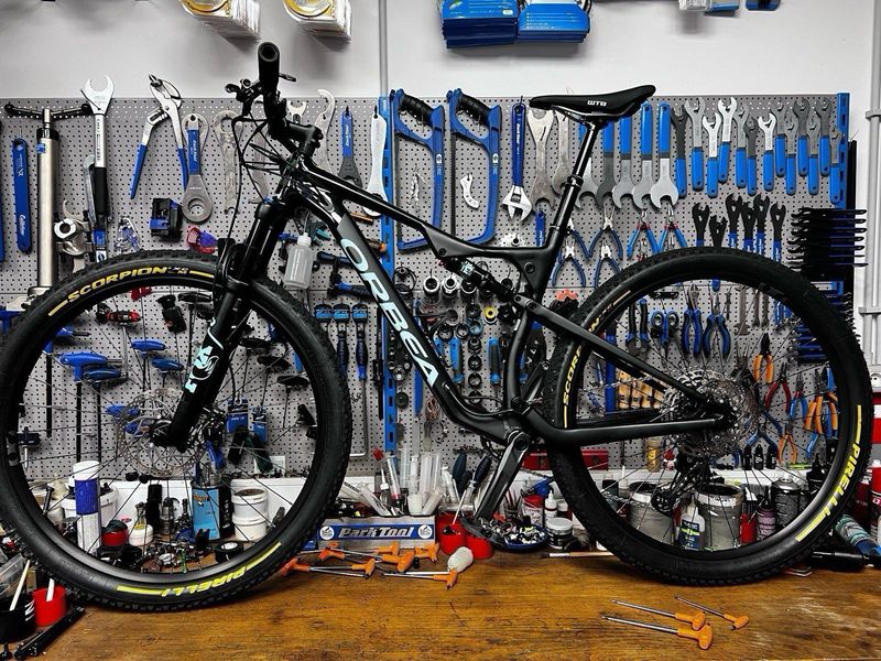 Orbea OIZ H30 2022 2022 Mountainbike usato, Nero — immagine 9 di 24