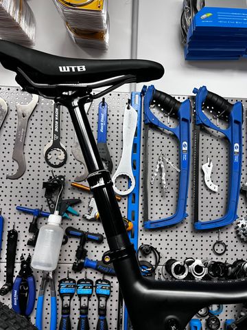 Orbea OIZ H30 2022 2022 Mountainbike usato, Nero — immagine 15 di 24