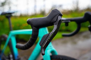 Used Trek Checkmate SLR 9 AXS 2025 2025 Road & Gravel — image 2 of 8