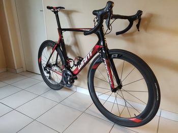 Used Giant Giant Propel Advanced Pro 1 2018 Road & Gravel, Red — image 5 of 10
