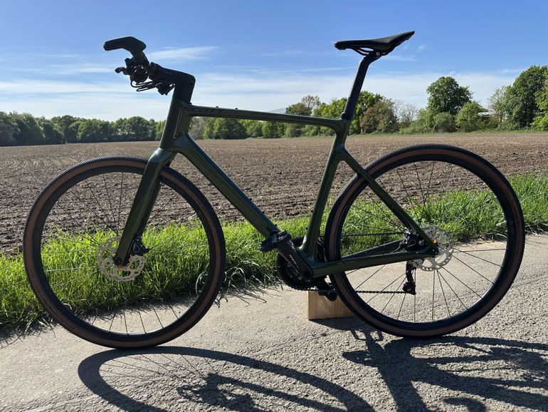 Used Scott Metrix 10 2024 Road & Gravel, Green — image 1 of 27