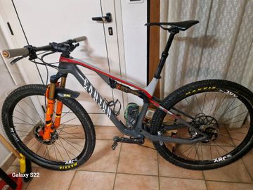 Used Canyon Lux CF SLX 9.0 Team 2020 2020 MTB
