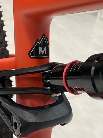 Used Specialized Epic 8 Comp 2025 2025 Mountainbike, Orange, 29 — image 4 of 5