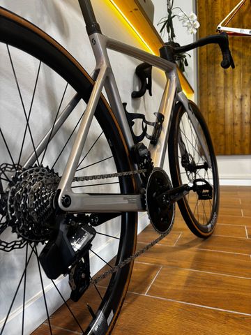 Used Scott RC 10 2022 Road & Gravel, Light Gray — image 9 of 11