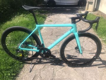 Used Bianchi Specialissima Shimano Ultegra Di2 2024 Road & Gravel