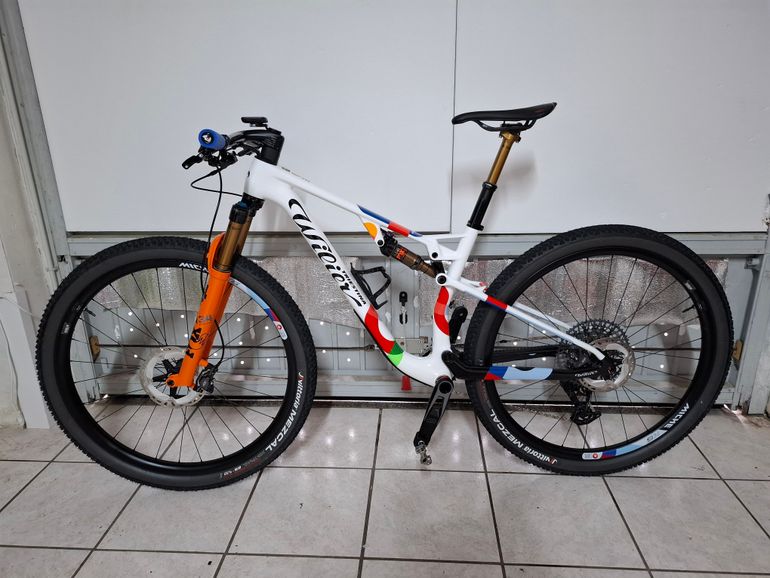 Used Wilier Urta Max Slr OLIPOP 2024 Mountainbike, White — image 9 of 12