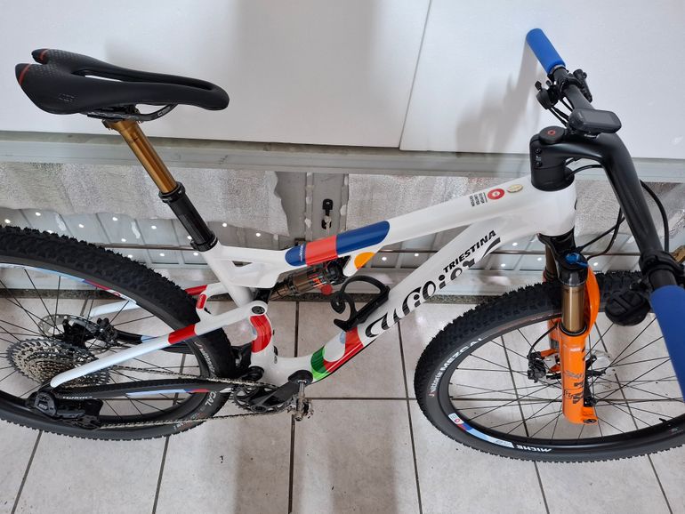 Used Wilier Urta Max Slr OLIPOP 2024 Mountainbike, White — image 4 of 12