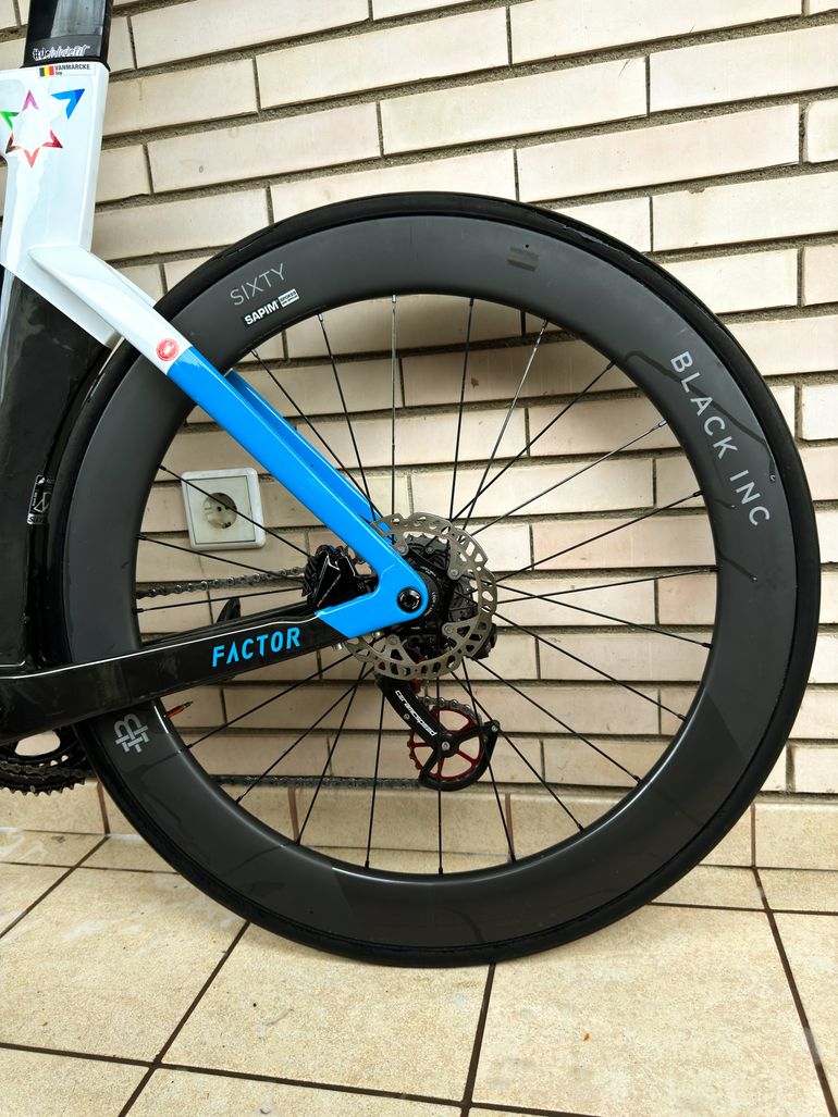 Used Factor SLiCK TT Simano Dura Ace Di2 2022 Road & Gravel — image 5 of 14