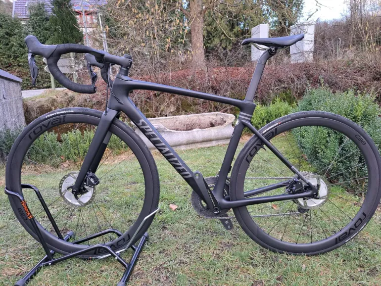Used Specialized Roubaix Expert 2020 Road & Gravel, Schwarz — image 1 of 10