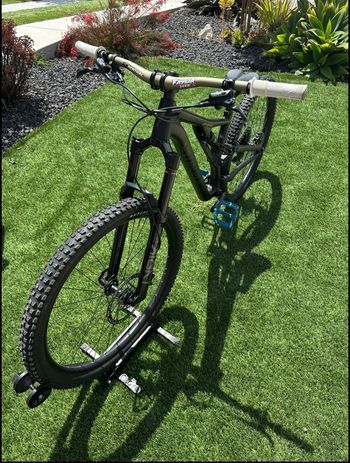 Used Specialized Stumpjumper Alloy 2023 2023 Mountainbike, Black, 29 — image 1 of 13