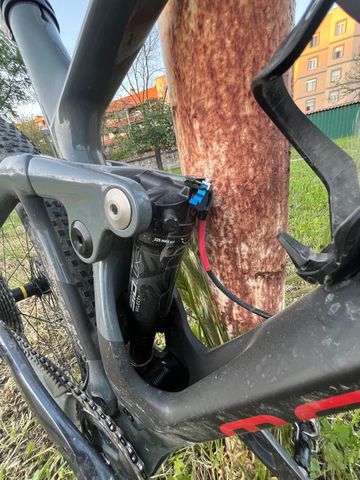 Mondraker F-PODIUM CARBON DC 2023 2023 Mountainbike usato, Grigio chiaro — immagine 4 di 6