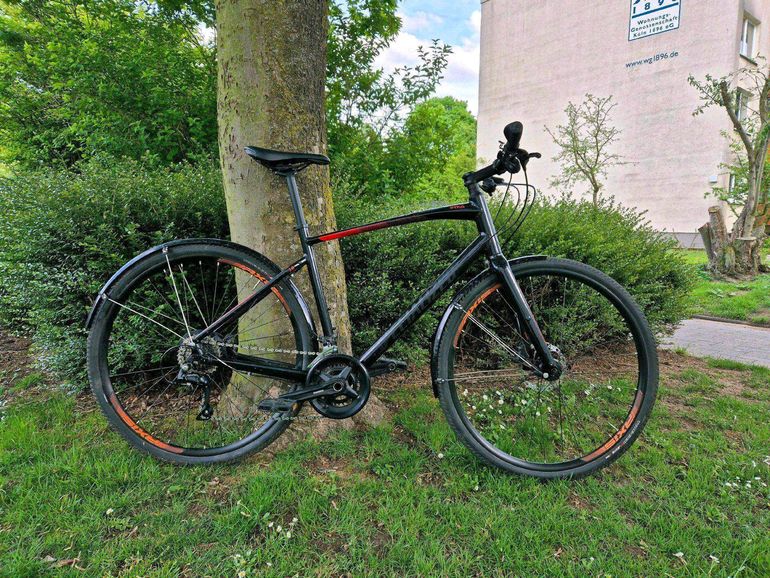 Used Specialized Sirrus 3.0 2022 Road & Gravel, Black — image 1 of 6